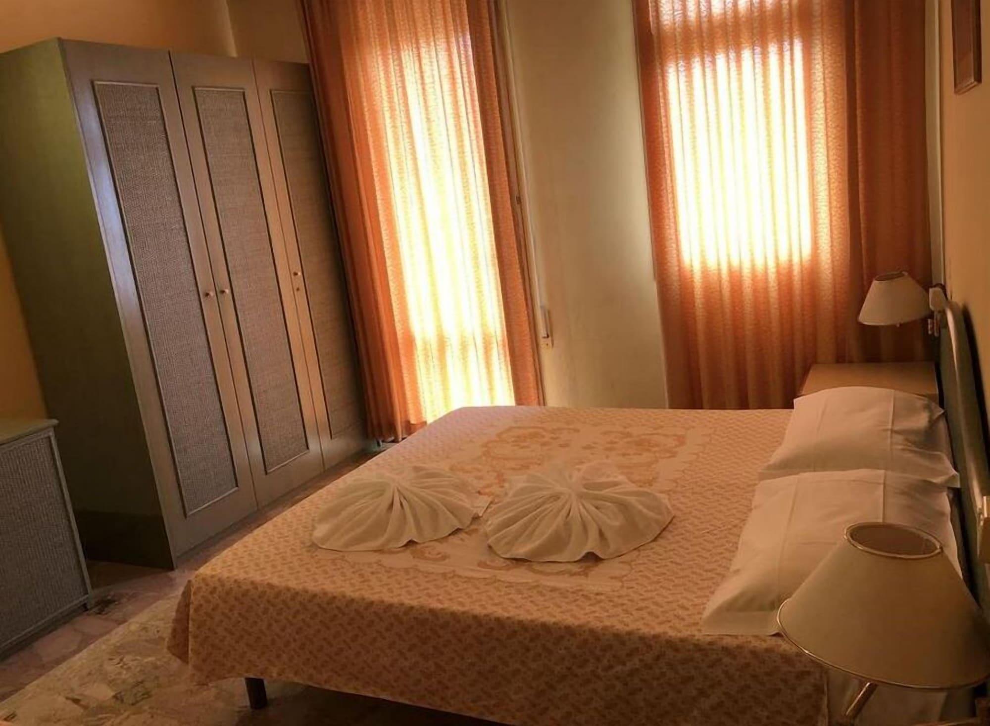Hotel Amalfi Jesolo Extérieur photo