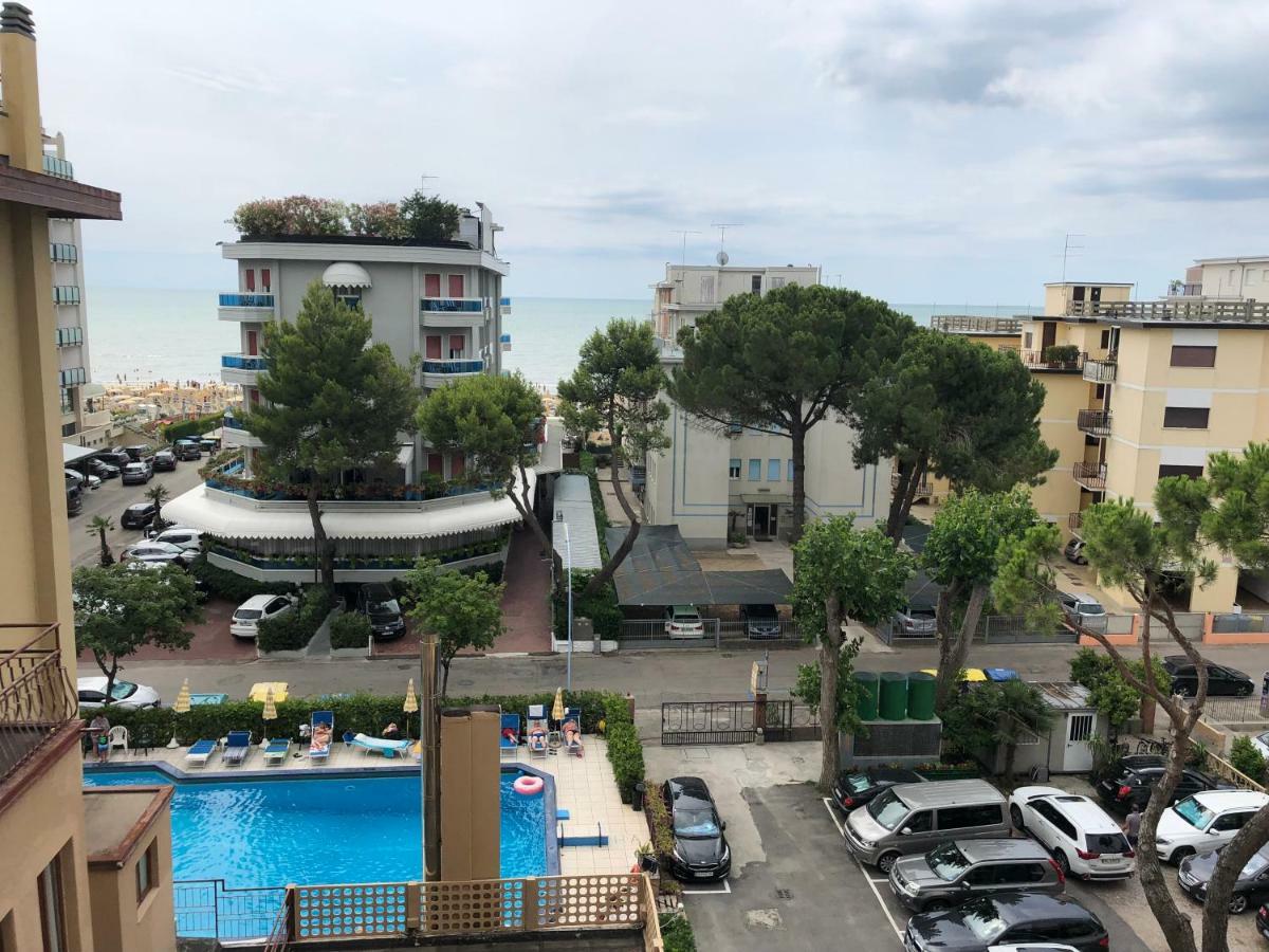 Hotel Amalfi Jesolo Extérieur photo